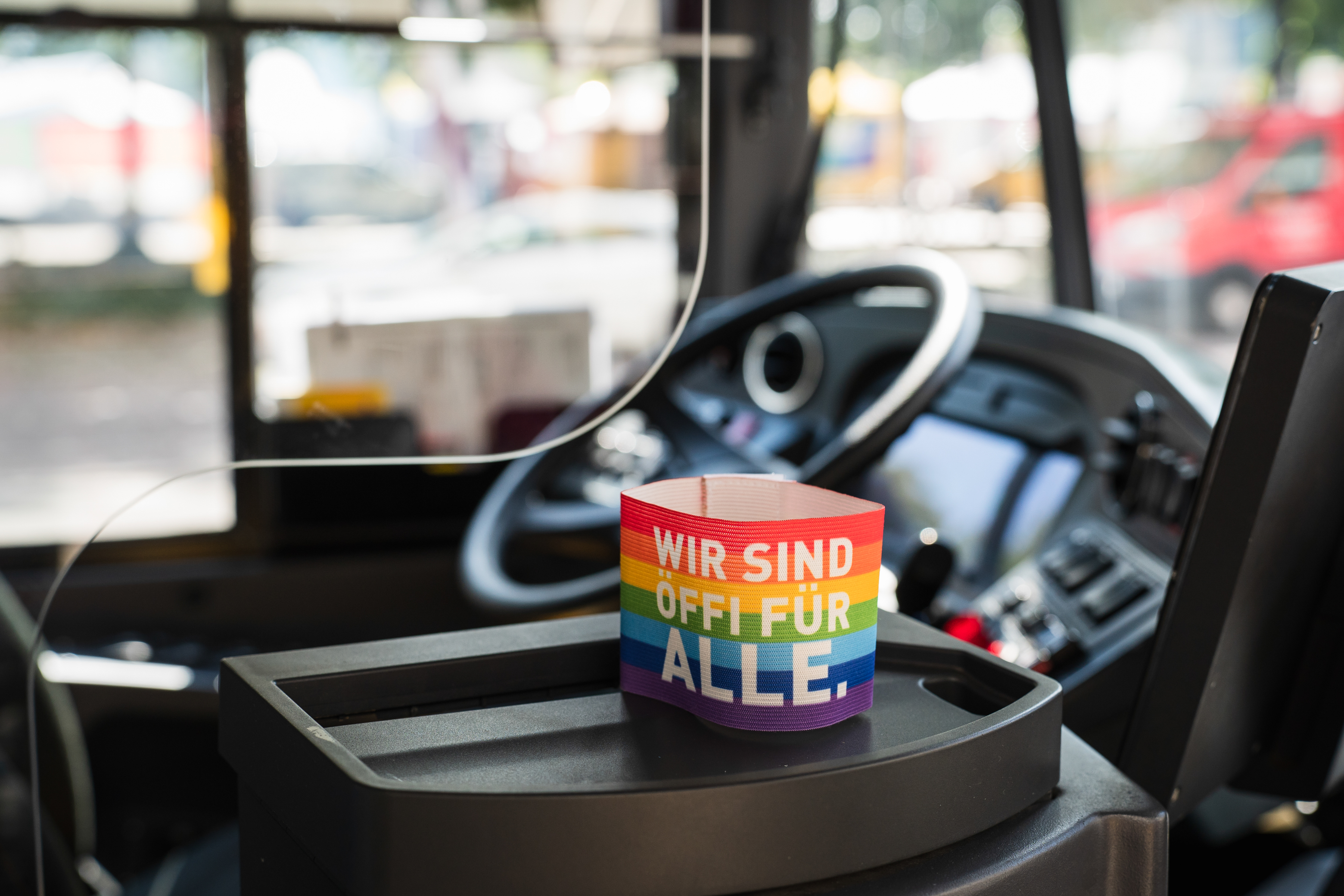 LVB-Banderole Wir sind Öffi für alle