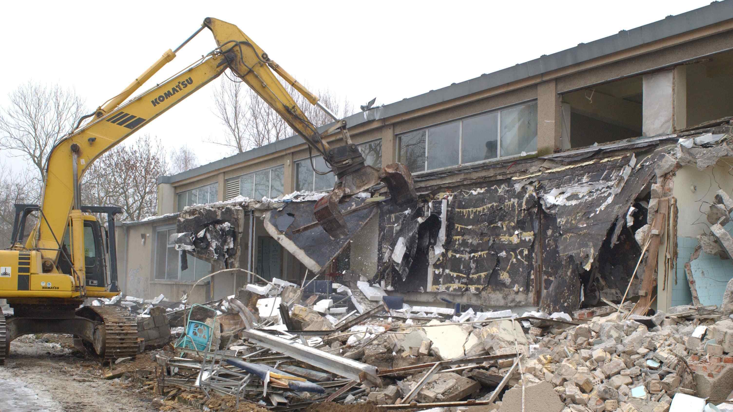 Abriss der Schwimmhalle Südwest II