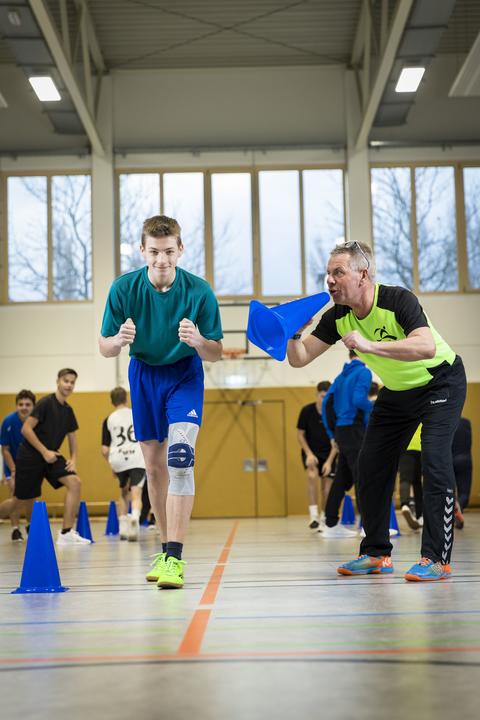 Tempo, Tempo: Jens Roßberg (r.) nutzt jede Gelegenheit, um Ambros anzufeuern.
