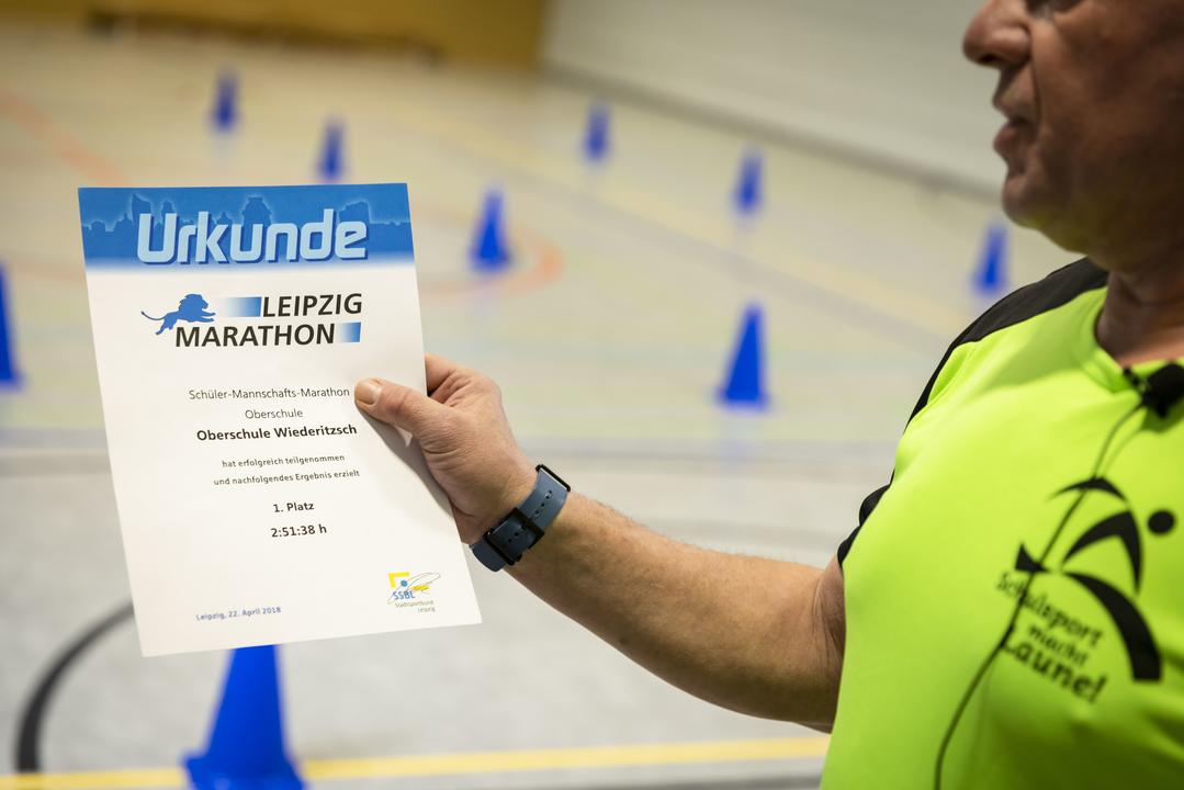 Jeder Erfolg wird gefeiert, jede Marathon-Urkunde bekommt einen Ehrenplatz in der Oberschule Wiederitzsch.