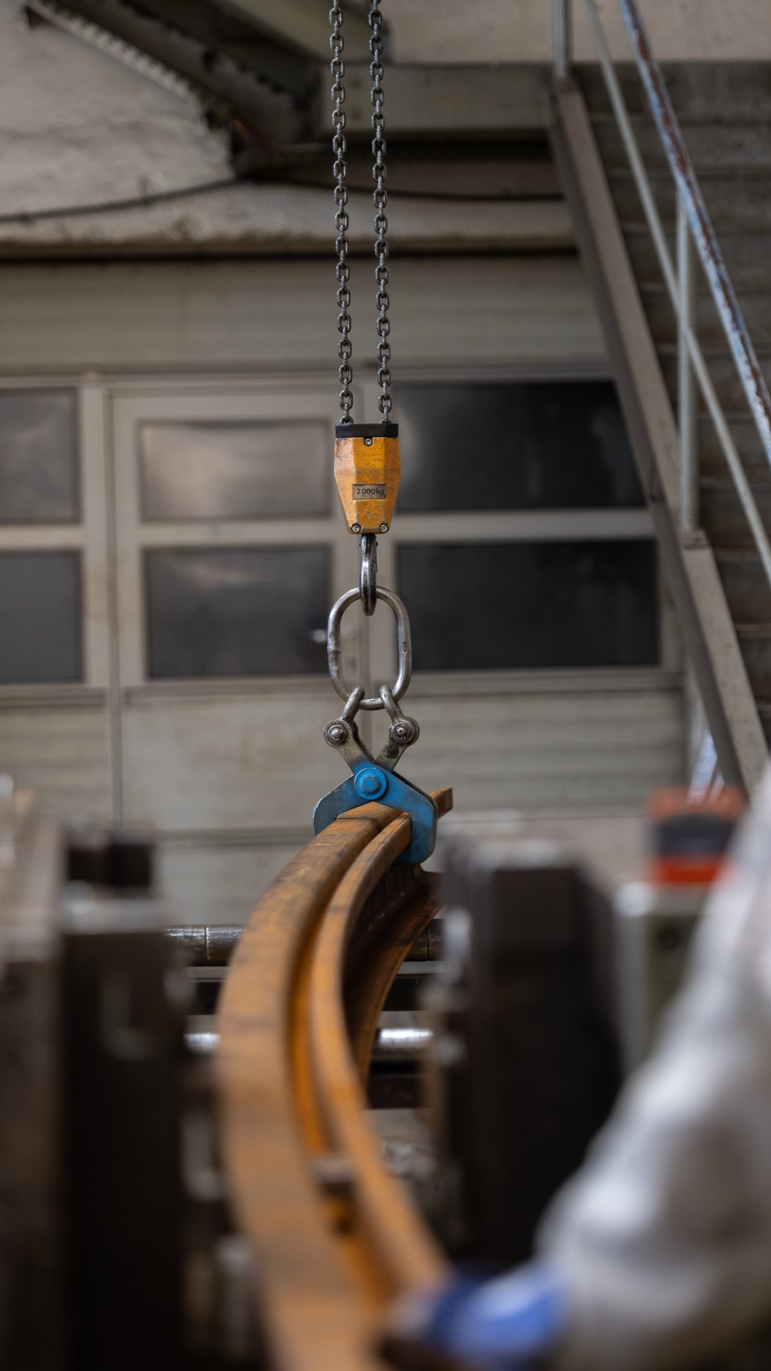 Die Schienen werden gebogen.