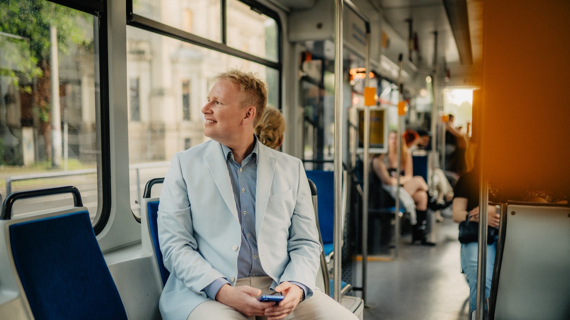 Fahrgästen helfen die Ansagen als Orientierung.