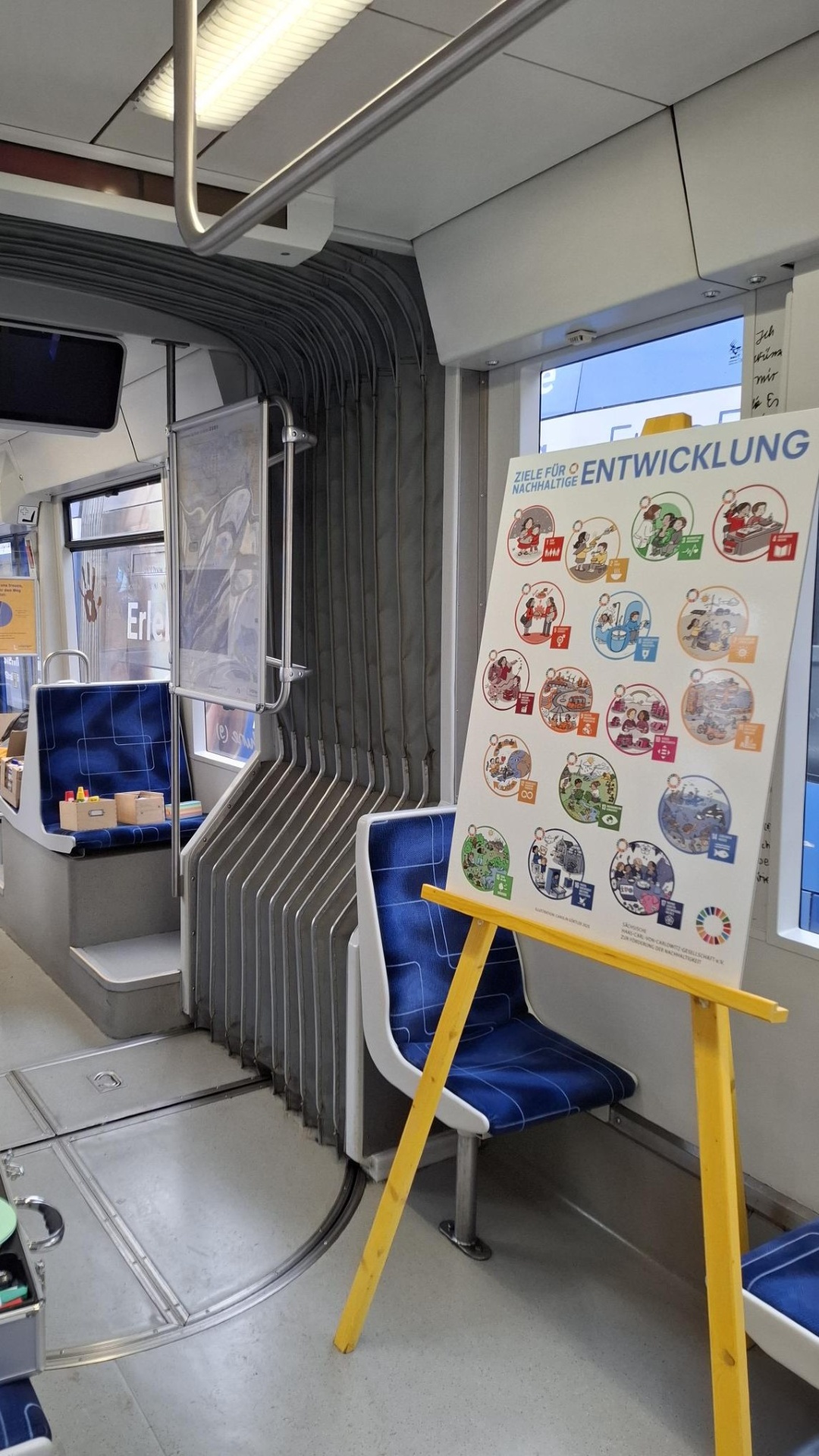 LVB Kinderrechte Workshop in der Straßenbahn
