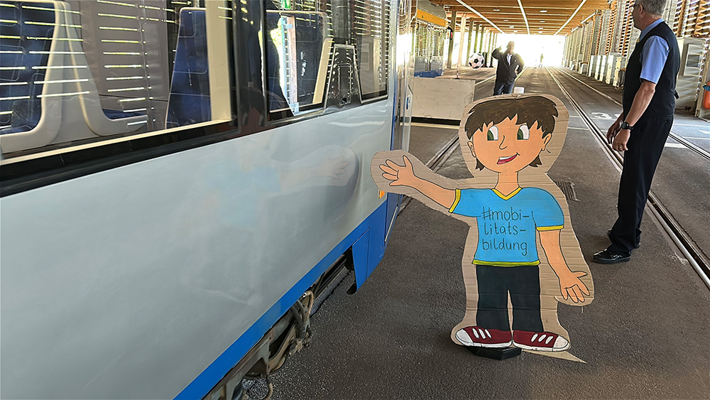 Seitlicher Abstand: Passt die Bahn vorbei?