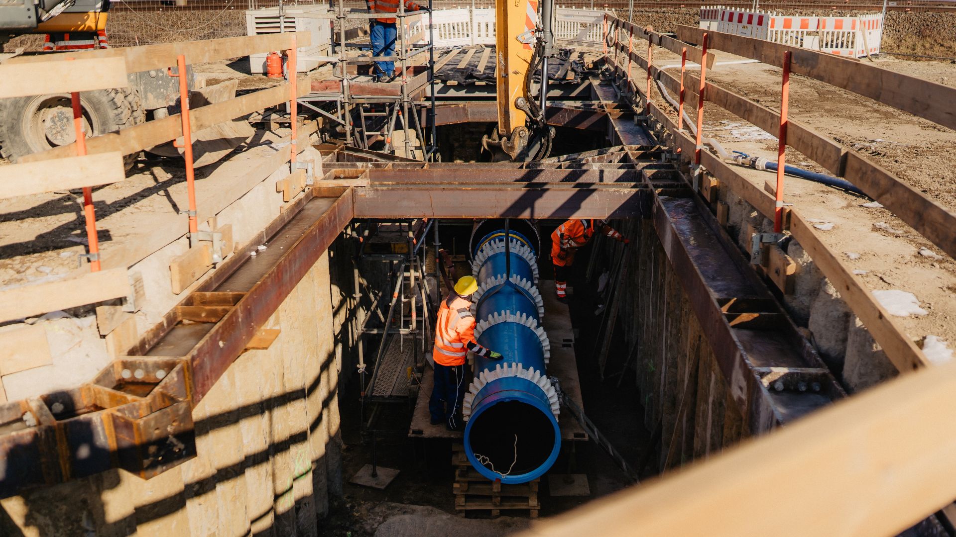 Trinkwasserrohren bei einer Baustelle in Althen